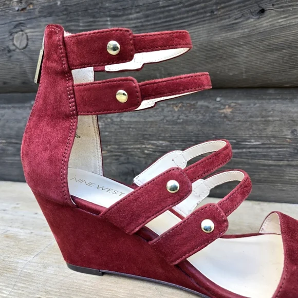 Nine West NEW!! Willison Red Wine Seude, Gold Studded Caged, Wedge Sandal. 9.5M - Picture 6 of 15